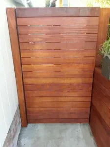 horizontal wood privacy gate
